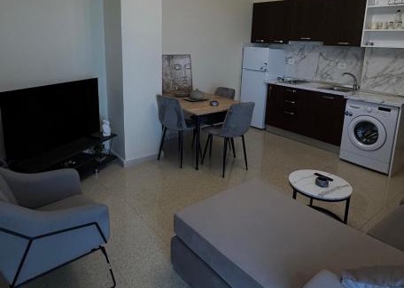 Shkembi i Kavajes Apartment | Beachfront Paradise