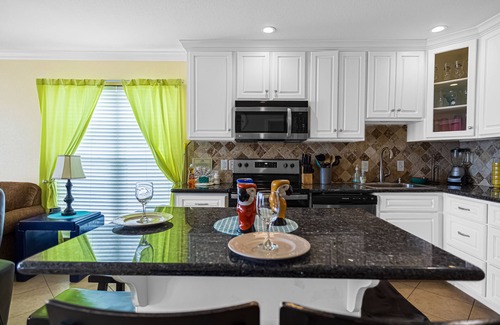 Galveston Condo | Beachfront Paradise: Panoramic Ocean Views from Every Angle!