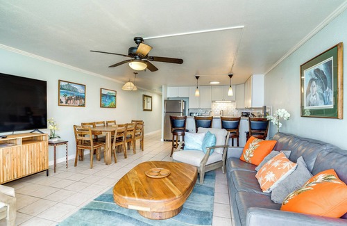 Punaluu Condo | Beachfront Penthouse w/3 Lanais on O’ahu!