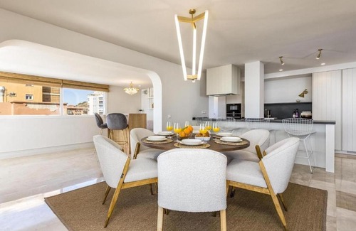 Torreblanca Apartment | Beachfront penthouse with sea views
