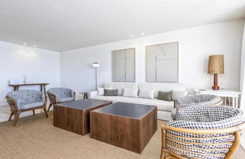 Torreblanca Apartment | Beachfront penthouse with sea views