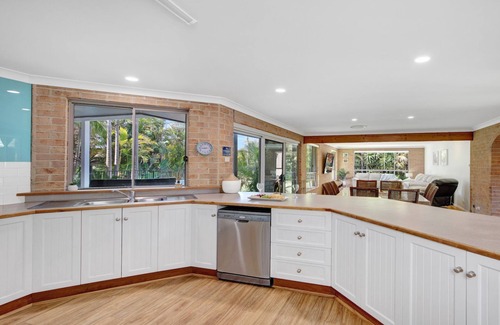 Culburra Beach House | Beachfront Pool House
