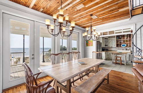 Ocean Springs House | Beachfront Property in Ocean Springs, Overlooking the Gulf of Mexico. Sleeps 14
