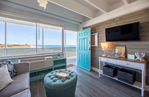 Bid-a-wee Beach Condo | Beachfront, Renovated, Sleeps 4, Free Beach Chairs, WiFi and coffee!