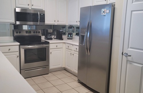 Navarre Beach Condo | 🌴 BEACHFRONT! RES'D GARAGE PRKNG, 2 BEACH CHAIRS &1 UMBRELLA for your stay! 😎