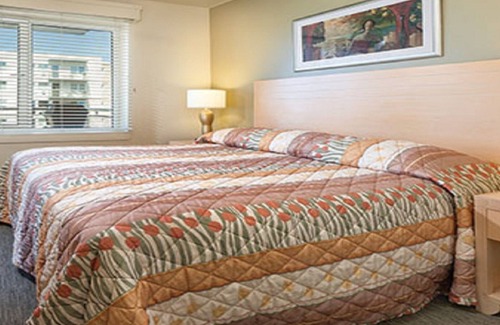 Seaside Gilbert District Resort | Beachfront Resort on the Promenade w/Ocean Views, Heated Pool and Amenities!