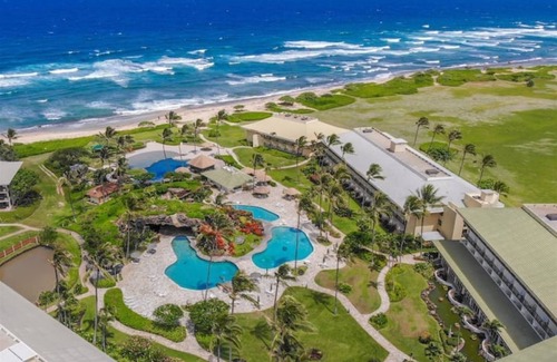 Hanamaulu Condo | Beachfront Resort, Tropical pools with cascading waterfalls, Restaurants on site