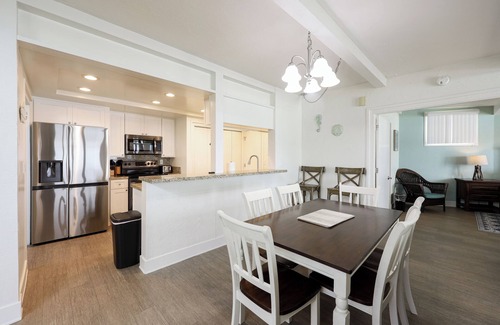 South Oceanside Condo | Beachfront Retreat