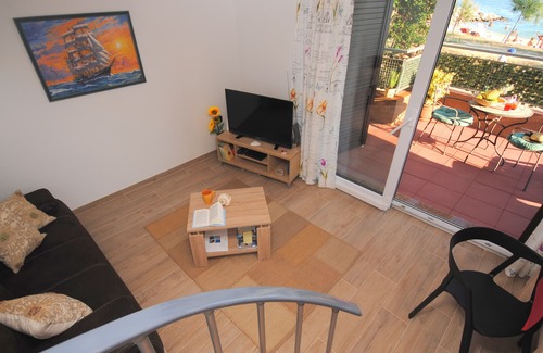 Kastel Kambelovac Apartment | Beachfront Summer Oasis near Split and Trogir, True Relax!