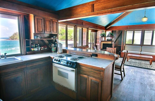 Kilauea Cottage | BEACHFRONT! So close to the ocean you can feel the sea spray!