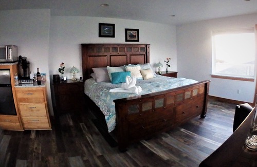 Sequim Bed & Breakfast | Beachfront Sunrise Room 3 @ Banana Belt Dreams