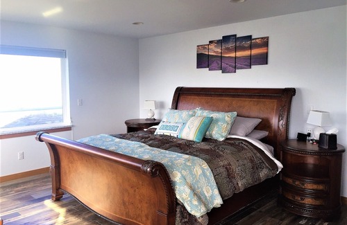 Sequim Bed & Breakfast | Beachfront Sunset Room 2 @ Banana Belt Dreams