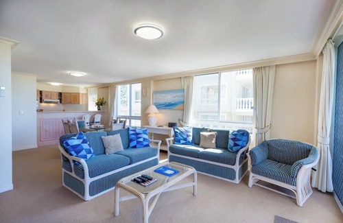 Broadbeach Apartment | Beachfront two storey penthouse apartment. Family friendly. Spectacular views!