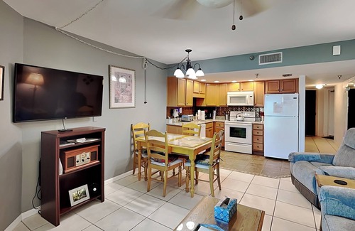 Daytona Beach Shores Condo | Beachfront Condo With Resort Pool, Balcony