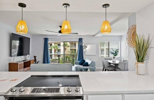 St. Augustine Beach Apartment | Beachfront resort Heated Pool 3King beds 85in TV BBQ