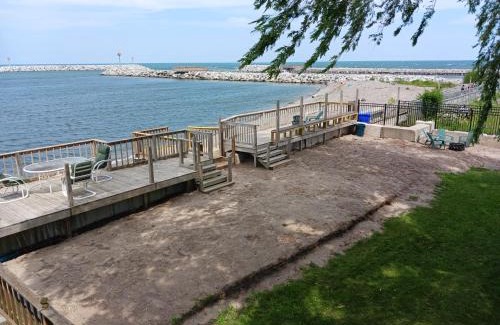 Olcott House | Beachfront Vacation Cottages