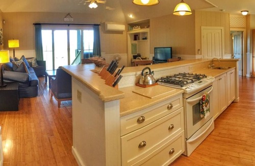 Hanalei House | Beachfront Vacation Rental with AC throughout