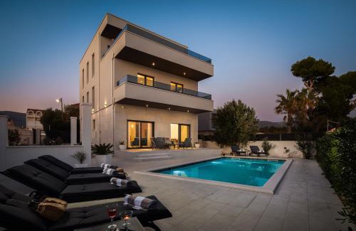 Kastel Stafilic Villa | Beachfront Villa Ines with Pool