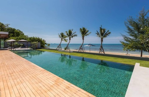 Koh Samui Villa | Beachfront Villa Malouna - 6 beds plus 1 kid bed sleep 12+6