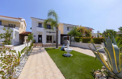Meneou Villa | Beachfront Villa Meneou 3