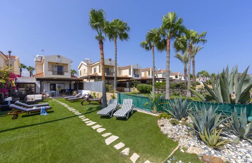 Meneou Villa | Beachfront Villa Meneou 3