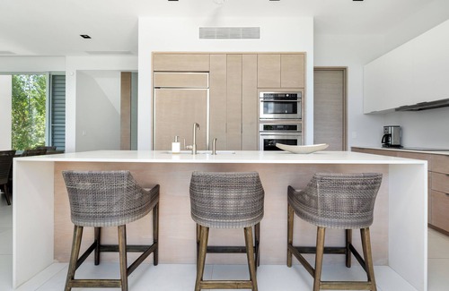 Long Bay Hills Villa | Beachfront Villa w/Private Pool & Concierge – Villa Hyperion