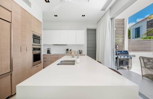 Long Bay Hills Villa | Beachfront Villa w/Private Pool & Concierge – Villa Hyperion