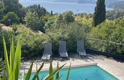 Le Pradet Villa | Beachfront villa with sea view, swimming pool and spa