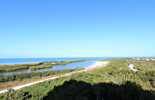 Marco Island Condo | Beachfront w/ Unobstructed Views