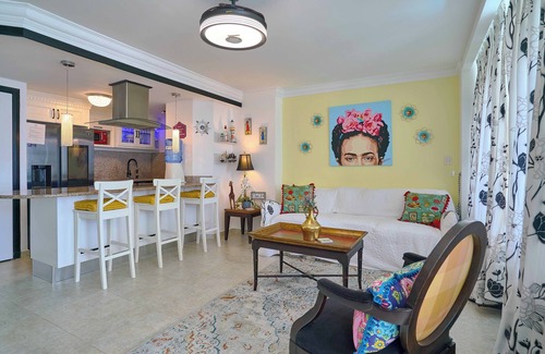 Villas Del Mar Apartment | Beachfront w/View Breakfast Smart TV Gym