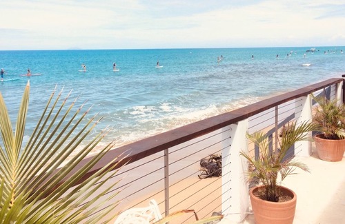 Stella House | ★Beachfront★ Walk to Beach Bars & Food, Snorkel Backyard, Free Laundry, Bdrm AC.