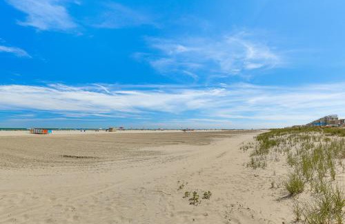 Wildwood Crest Apartment | Beachfront Wildwood Crest Condo with Pool Access!