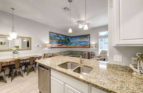 Corpus Christi House | Beachfront with Pool & Private Hot Tub – Dog-Friendly, Steps to Whitecap Beach