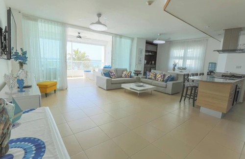 Villas Del Mar Apartment | BeachFront| WorkDesk| Pool| Restaurant| FastWifi