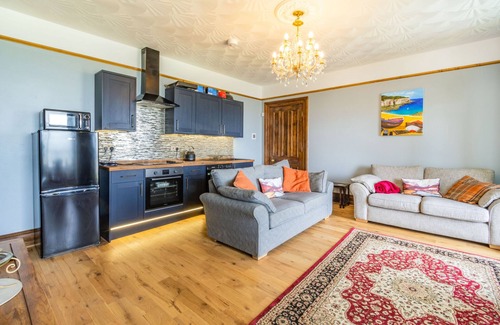 Hornsea Cottage | BEACHSIDE APARTMENT, pet friendly in Hornsea