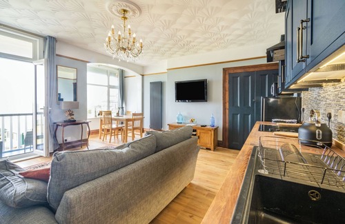 Hornsea Cottage | BEACHSIDE APARTMENT, pet friendly in Hornsea