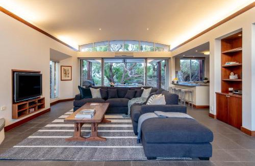 Naturaliste House | Beachside at Bunker Bay I Private Properties