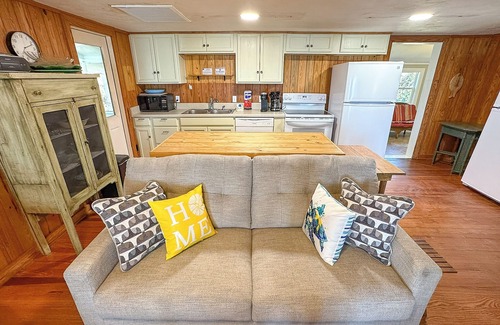 Saint Teresa House | Beachside Bliss 3BR/2BA