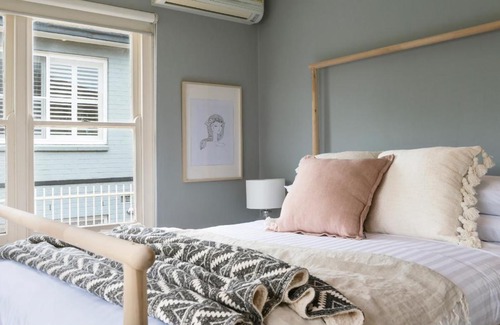 Freshwater Apartment | Beachside Getaway in Freshie w Parking