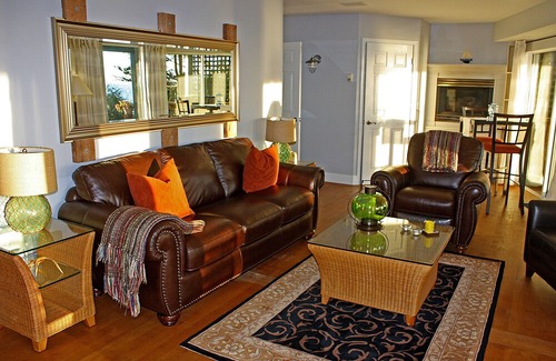 Davis Bay Cottage | Beachside Ocean Vista Suite, Waterfront, Hot Tub, Beach