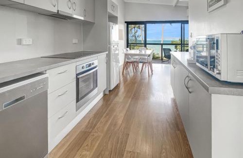 Nelly Bay Apartment | Beachside Palms Unit 1