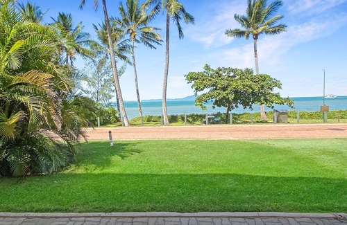 Nelly Bay Apartment | Beachside Palms Unit 3