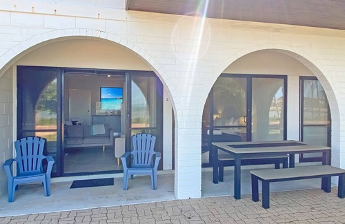 Nelly Bay Apartment | Beachside Palms Unit 3