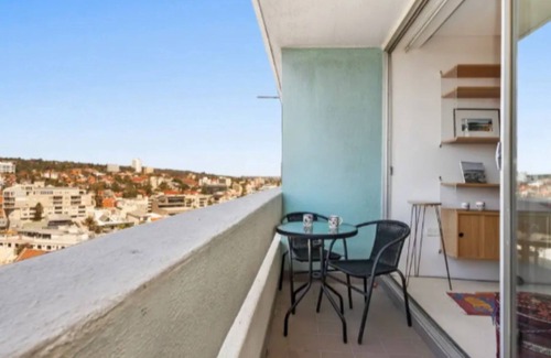 Manly Apartment | Beachside Paradise - Ocean Views, Central Position