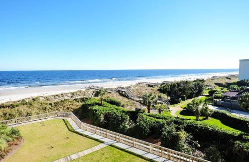 Litchfield by the Sea House | Beachside Serenity Inviting 2BR Resort Amenities