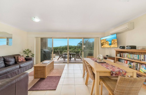 Woorim Apartment | Beachside Unit With Air Con