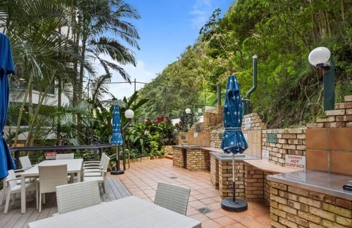 Currumbin Apartment | BEACHSIDE VIEWS / CURRUMBIN