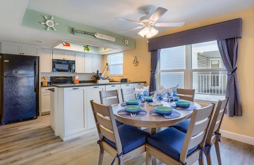 Indian Shores Condo | Beachside w/2 Balconies, FREE Activities Included! Free Parking, Grill, Beach Gear ~ 1 Pipers Nest