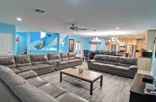 South Padre Island House | BEACHVIEW, 100'TO BEACH, POOL/JACUZ, BILLIARD, FAM REUNION!