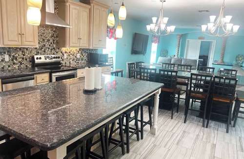 South Padre Island House | BEACHVIEW, 100'TO BEACH, POOL/JACUZ, BILLIARD, FAM REUNION!